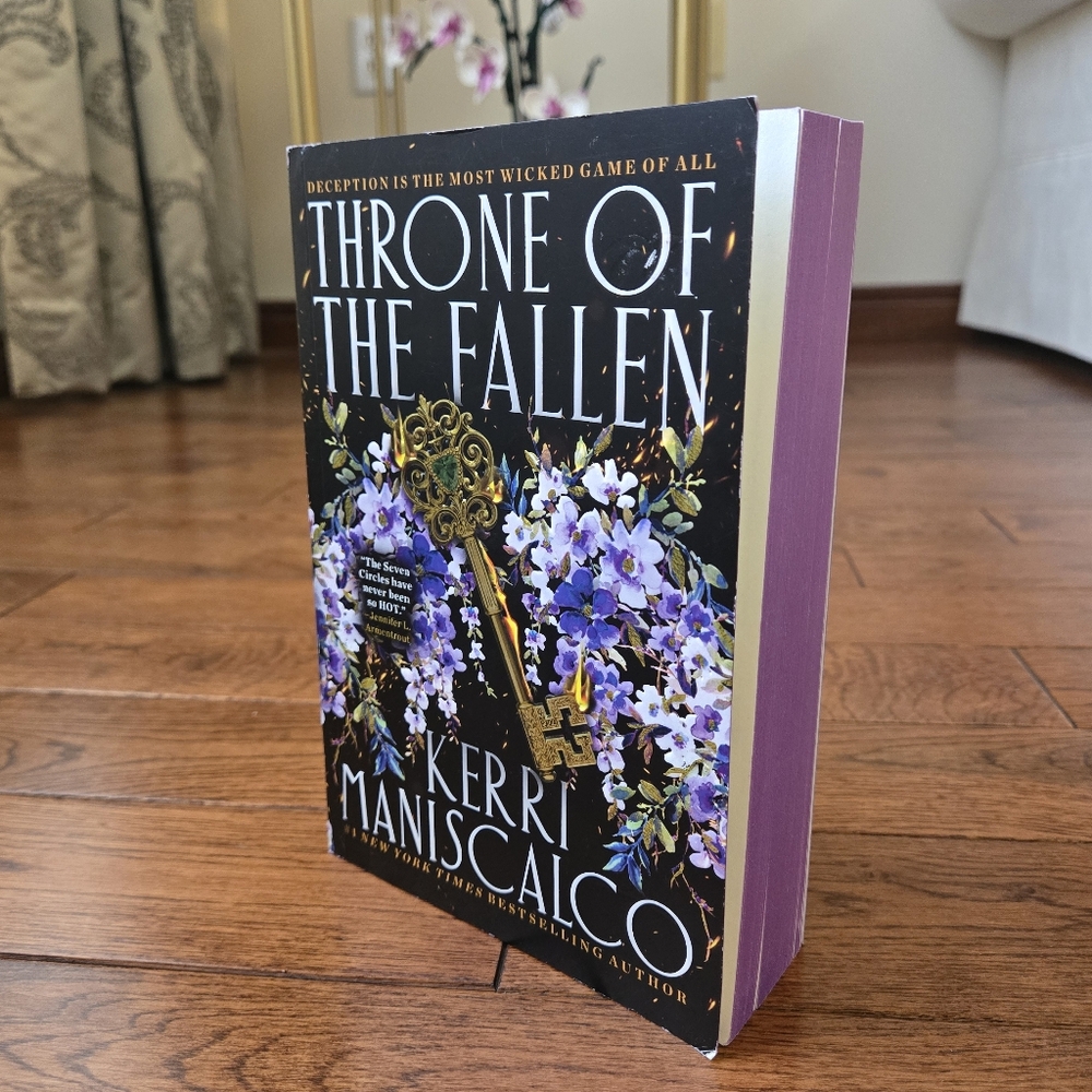 Throne of the Fallen by Kerri Maniscalco: Paperback with Sprayed Edges